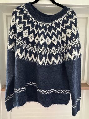 Wind River Classic Nordic Crewneck Sweater - Navy and White